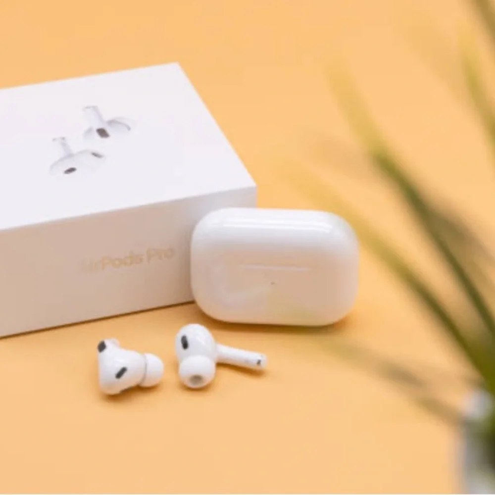 Apple AirPods Pro with White Case